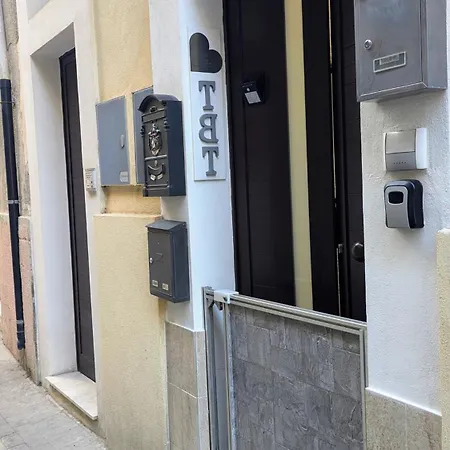 Tiny Beautiful Thing * Ragusa