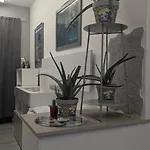 Tiny Beautiful Thing Apartmán *