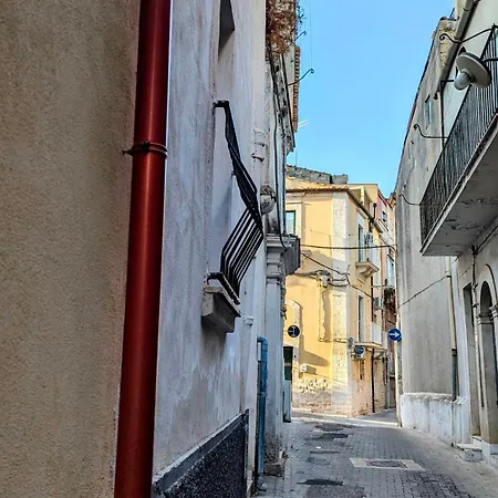 Tiny Beautiful Thing *