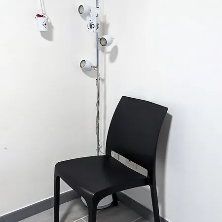 Tiny Beautiful Thing Apartment *