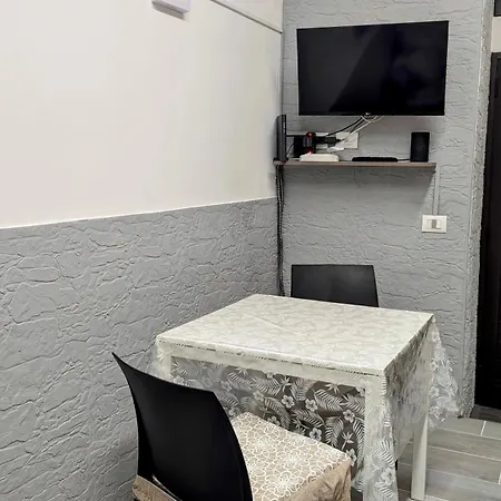 Apartment Tiny Beautiful Thing *